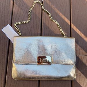 Gold Michael Kors Small Handbag w/gold chain shoulder strap